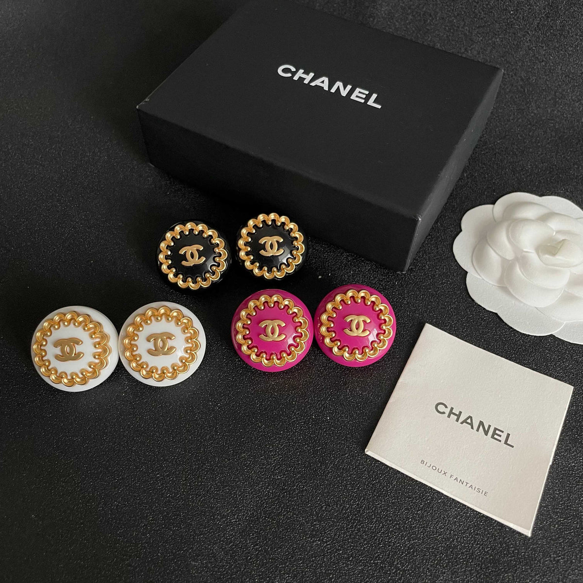 Double-C Emblem Stud Earrings in Polished Metal-Tone – Design 061 side detail