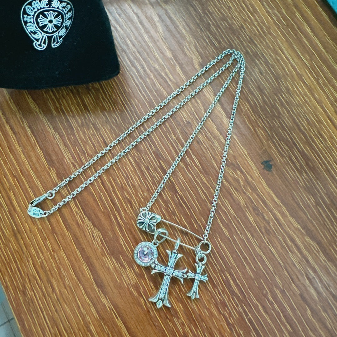 Cross Brooch in Antique Silver-Tone – Design 01 side detail