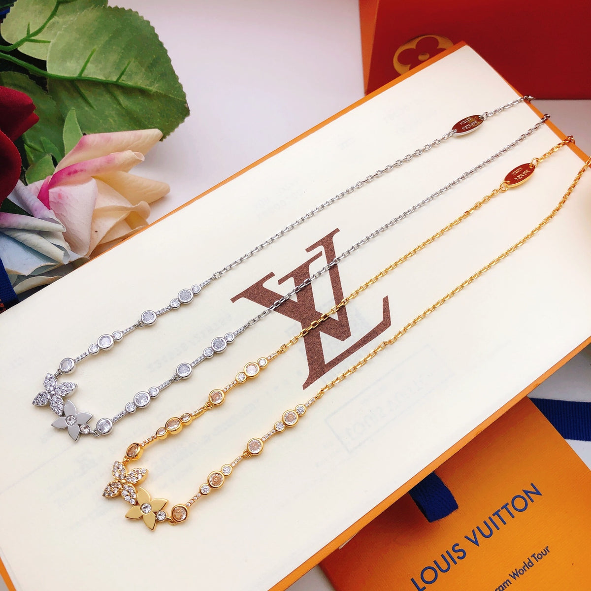 Floral Pendant Necklace in Silver-Tone – Silver Detail styled product view