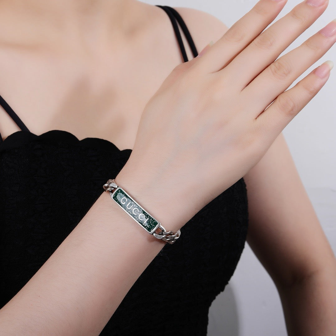 Double-G Emblem Bangle in Polished Metal-Tone – Design 029 front product view