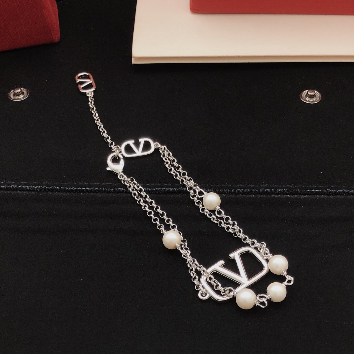 Signature Emblem Double-Layer Bracelet – Double Layer – Design 02 detail view