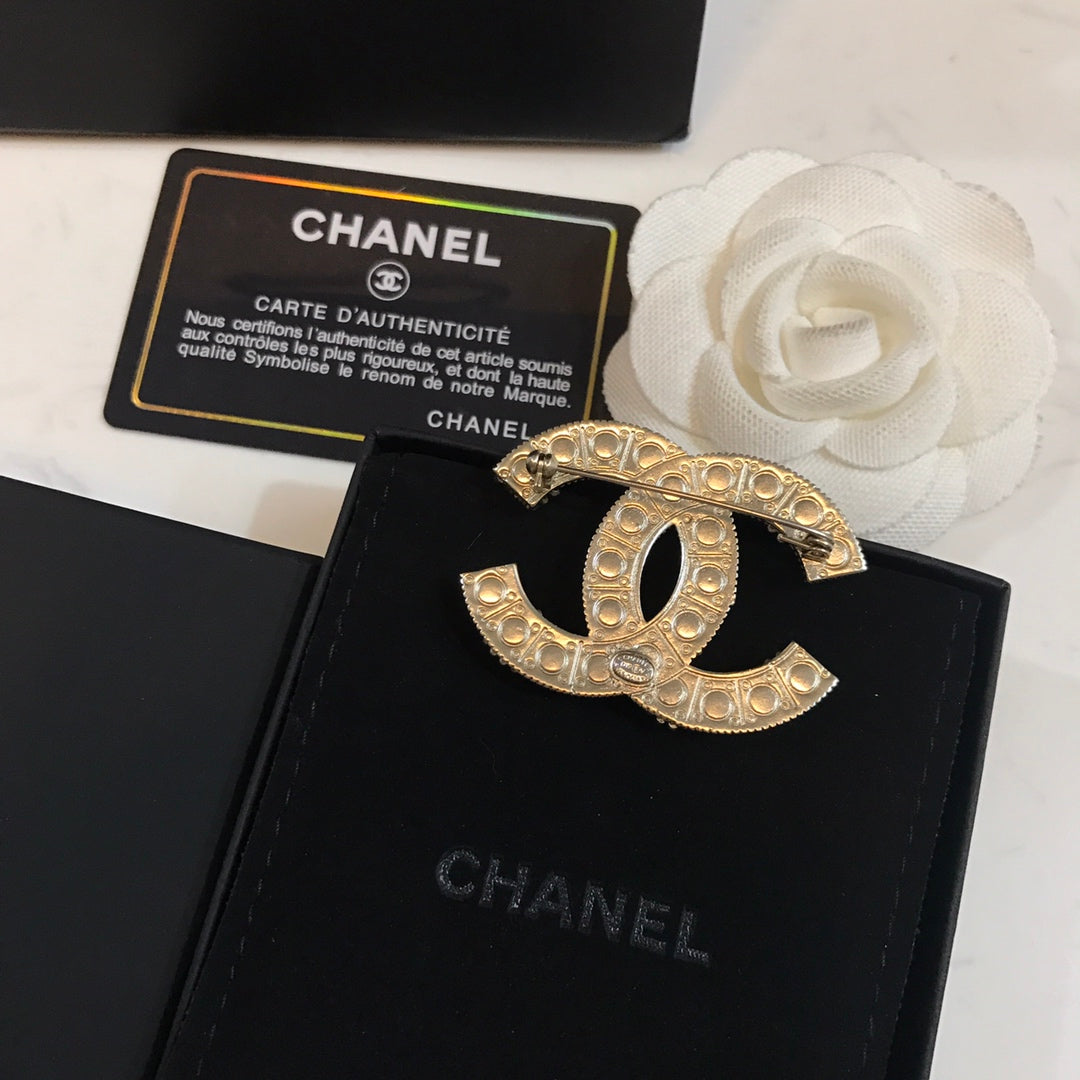Double-C Emblem Brooch in Polished Metal-Tone – Design 038 front product view