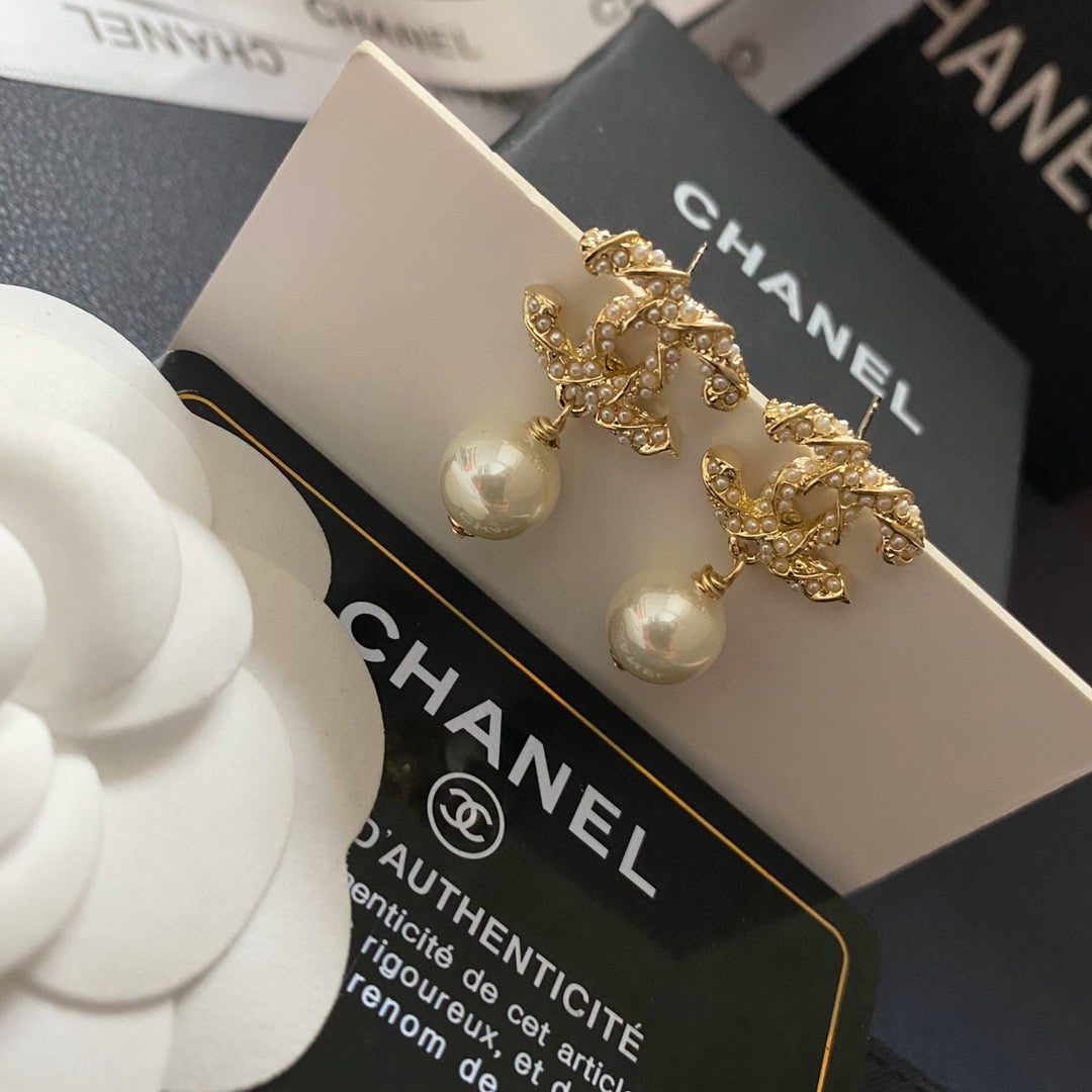 Letter Pearl-Detail Stud Earrings – Pearl Detail – Design 006 close-up detail