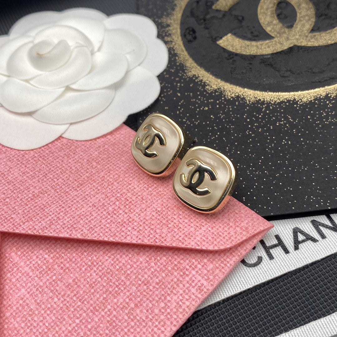Letter Pearl-Detail Stud Earrings – Pearl Detail – Design 009 detail view