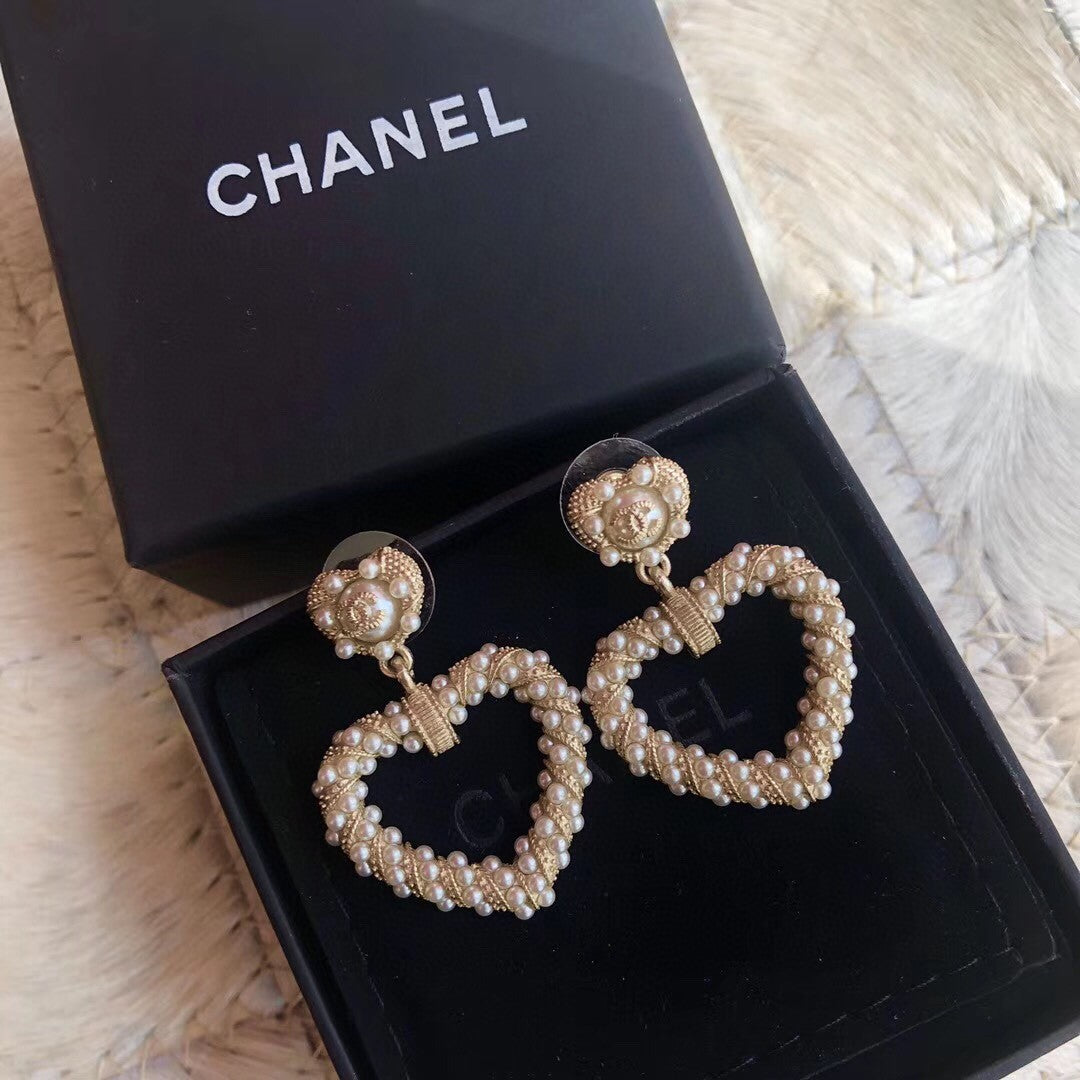 Letter Pearl-Detail Stud Earrings – Pearl Detail – Design 002 side detail