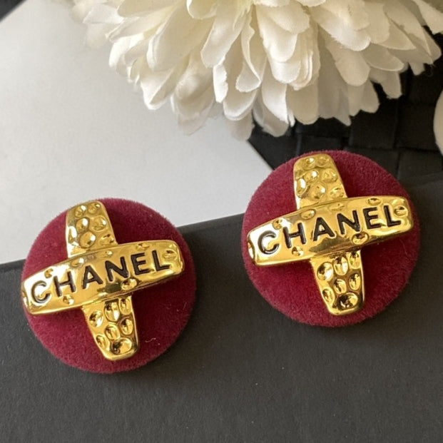 Letter Stud Earrings in Polished Metal-Tone – Red Detail detail view