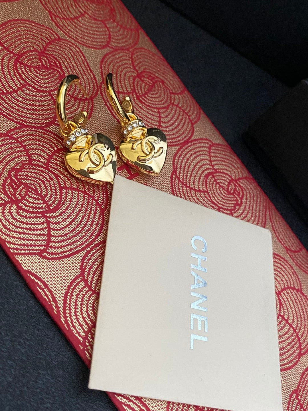 Double-C Emblem Stud Earrings in Polished Metal-Tone – Design 407 side detail