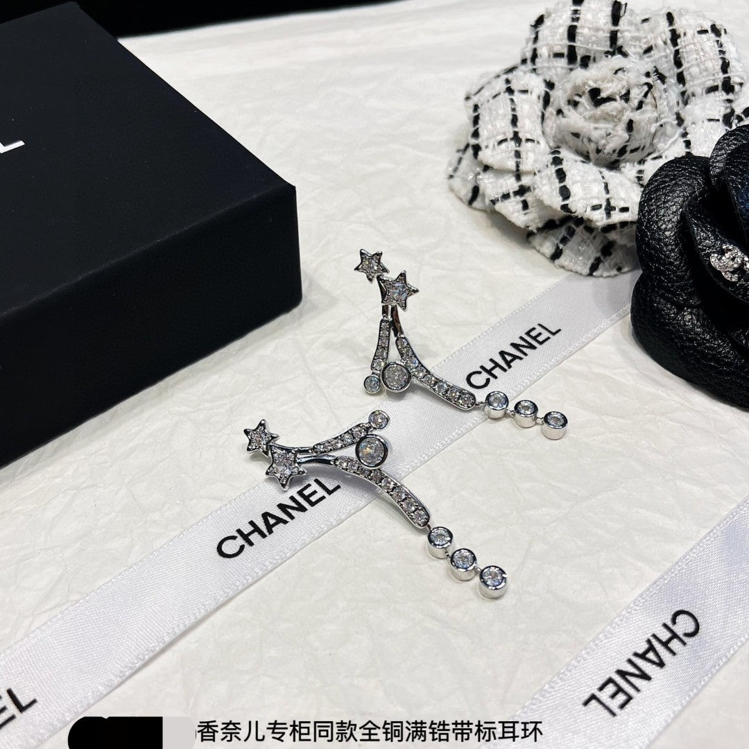 Double-C Emblem Stud Earrings in Polished Metal-Tone – Design 406 main product view