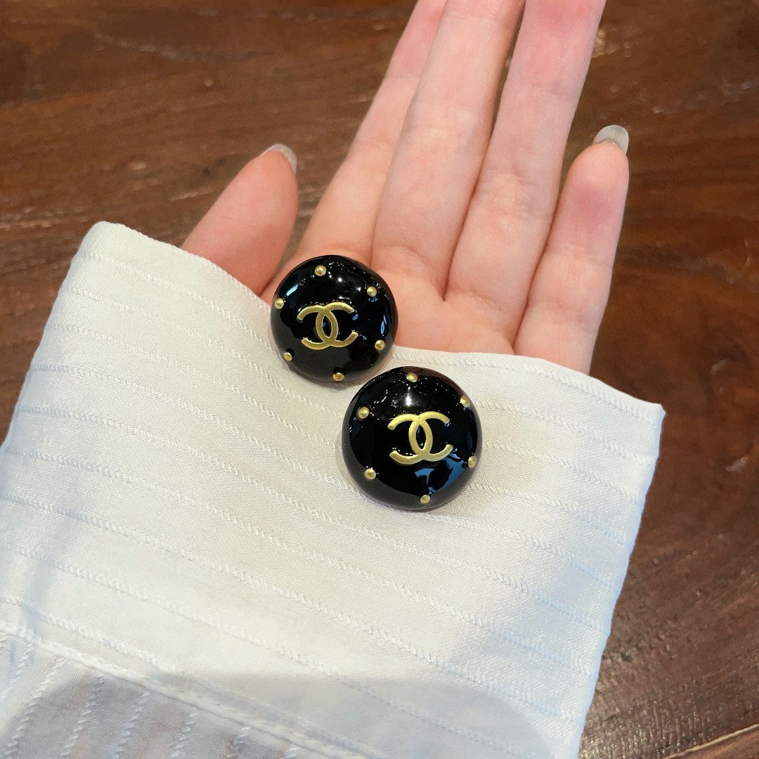 Double-C Emblem Stud Earrings in Polished Metal-Tone – Design 402 side detail