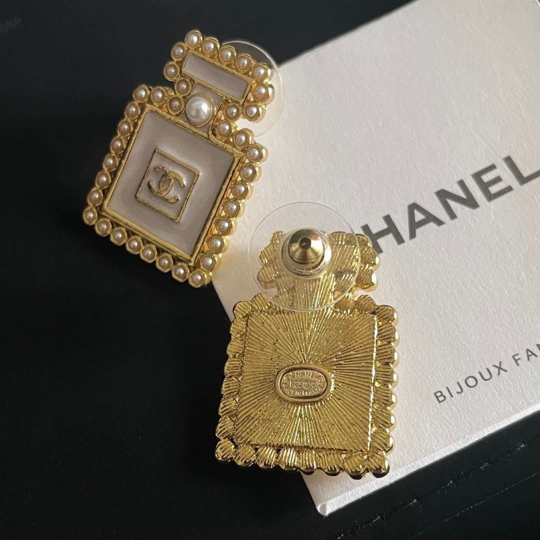 Double-C Emblem Pearl-Detail Stud Earrings – Pearl Detail – Design 026 main product view