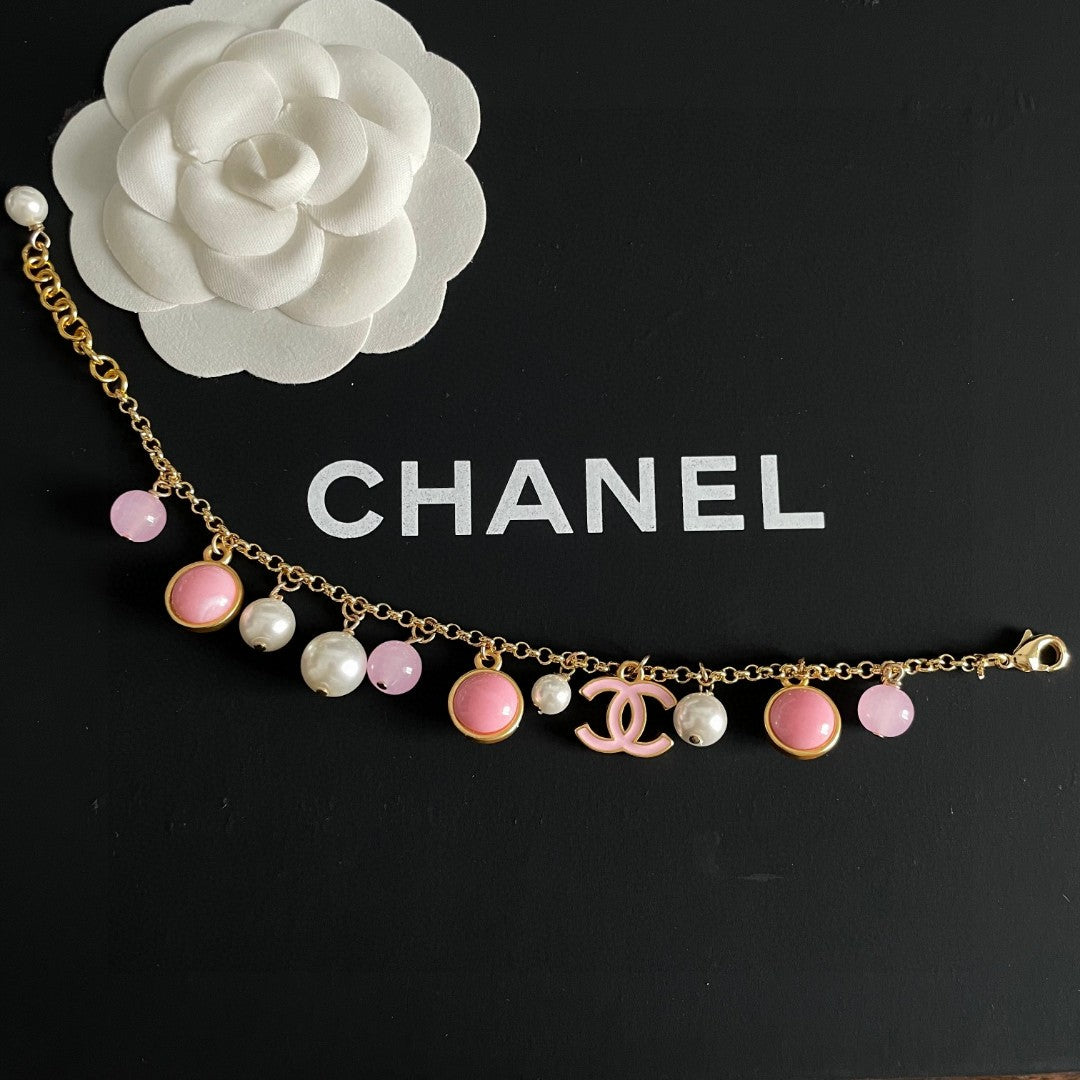 Signature Emblem Bracelet in Polished Metal-Tone – Design 038 side detail