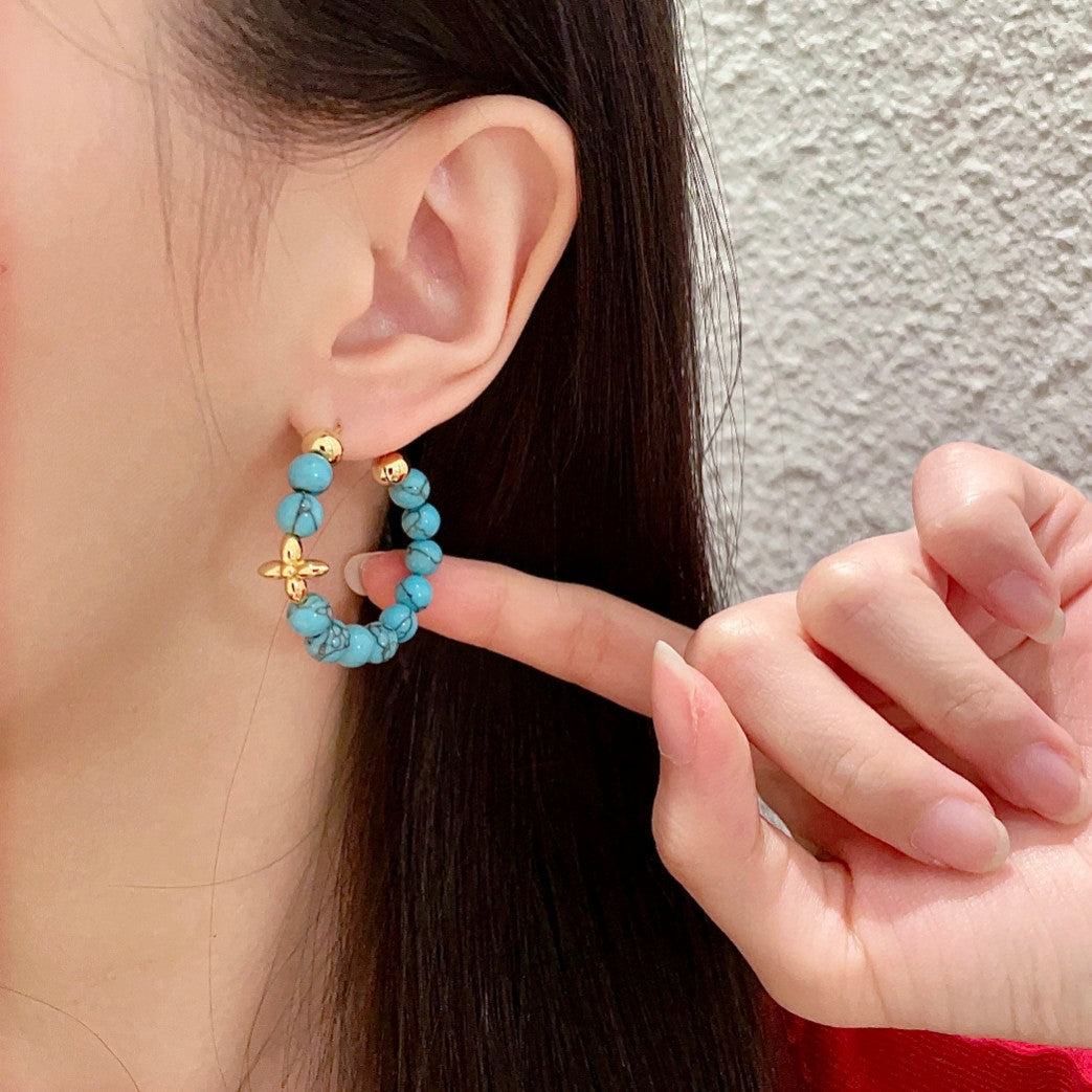 Clover Stud Earrings in Gold-Tone – Clover Detail – Design 010 front product view