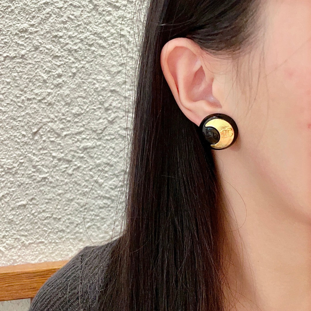 Double-C Emblem Stud Earrings in Polished Metal-Tone – Design 390 side detail