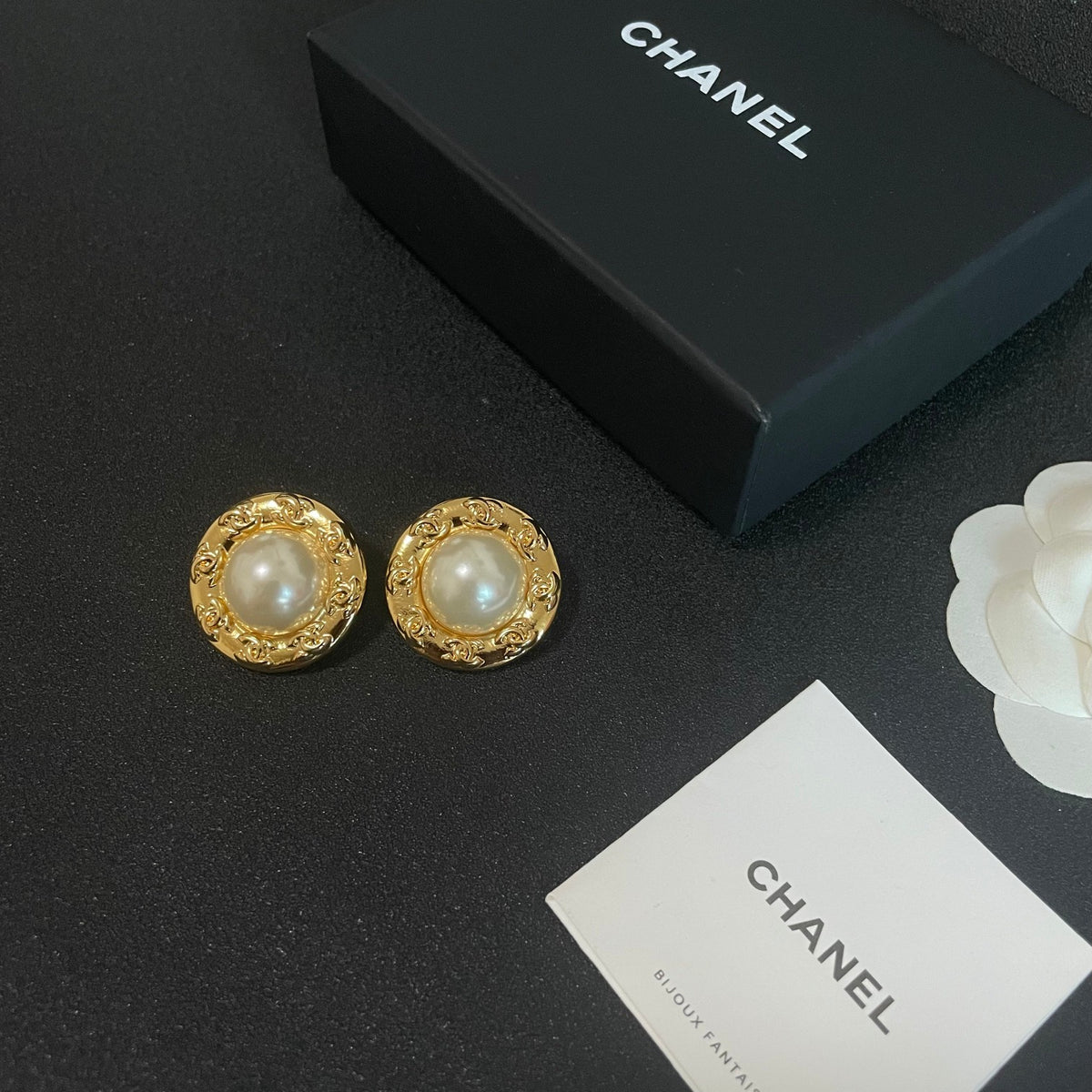 Double-C Emblem Pearl-Detail Stud Earrings – Pearl Detail – Design 025 close-up detail