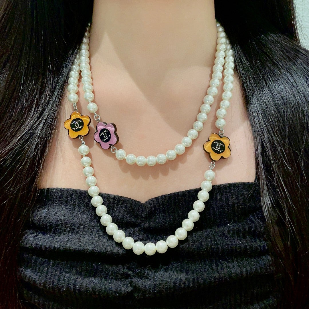 Camellia Pearl-Detail Pendant Necklace – Pearl Detail – Design 006 detail view