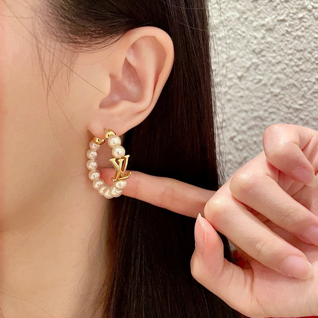 Clover Stud Earrings in Gold-Tone – Clover Detail – Design 009 front product view