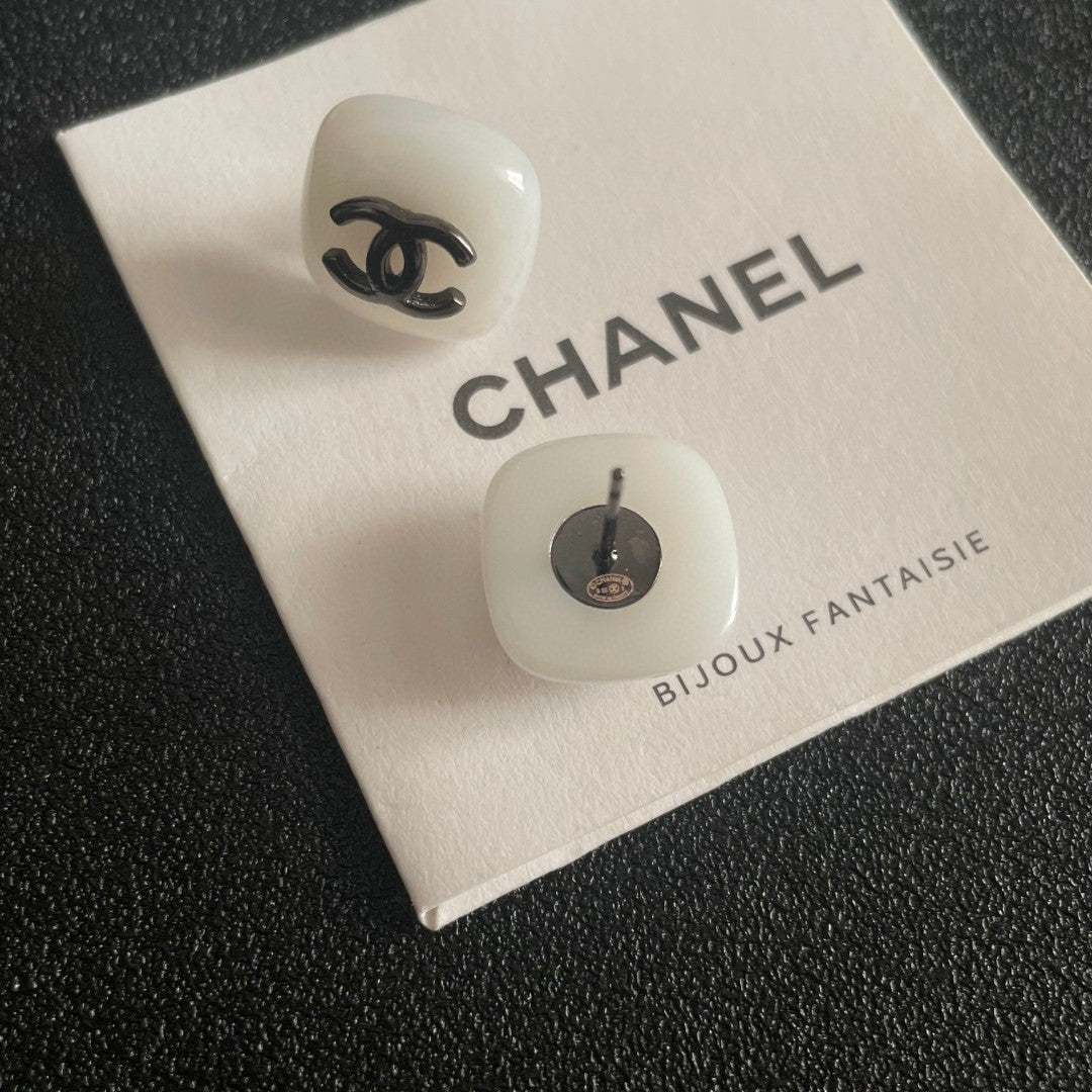 Double-C Emblem Stud Earrings in Polished Metal-Tone – Design 364 main product view