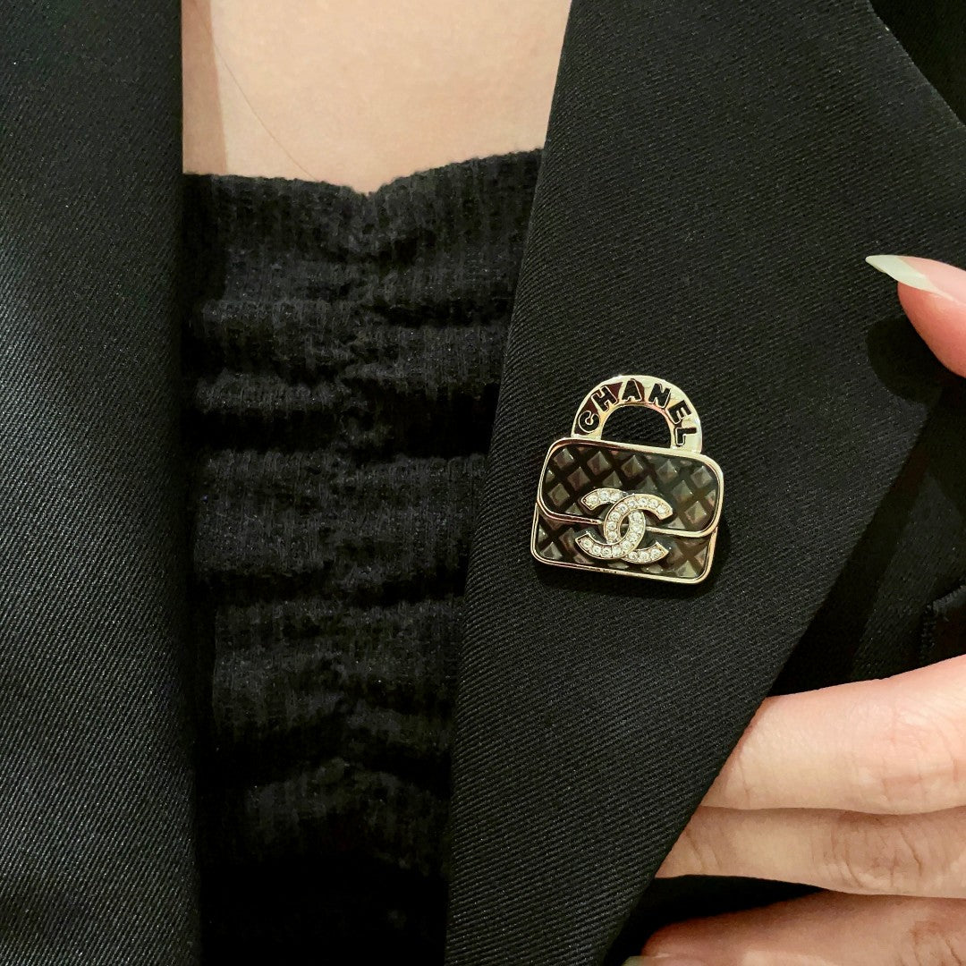 Double-C Emblem Brooch in Polished Metal-Tone – Design 069 main product view