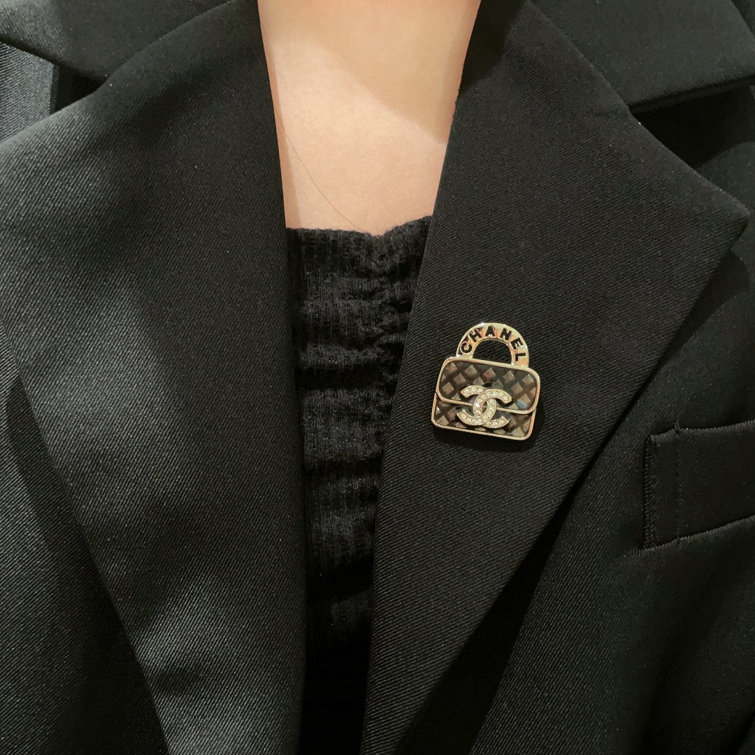 Double-C Emblem Brooch in Polished Metal-Tone – Design 069 front product view