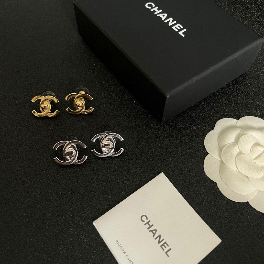 Double-C Emblem Stud Earrings in Polished Metal-Tone – Design 348 close-up detail
