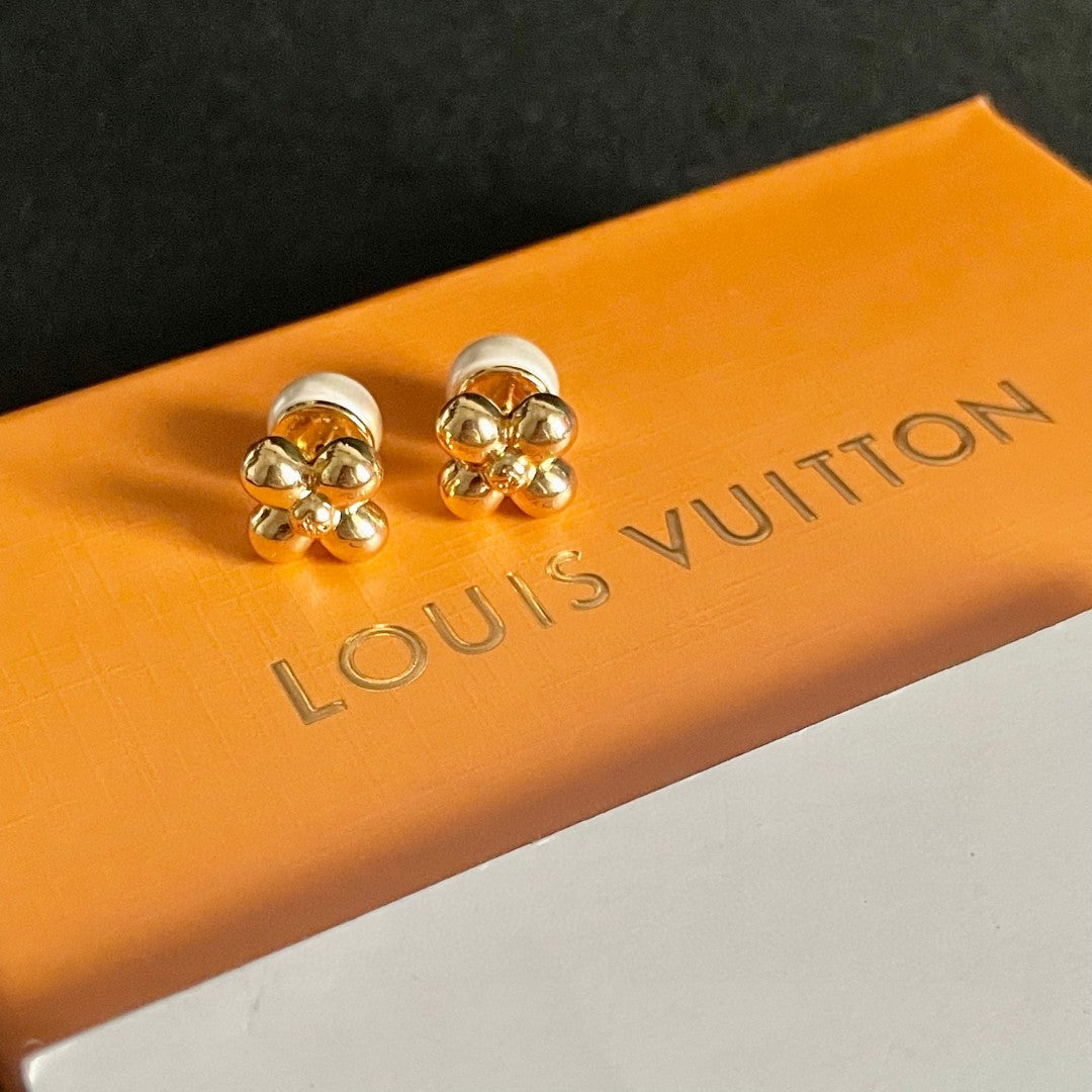 Geometric Emblem Stud Earrings in Polished Metal-Tone – Pearl Detail detail view