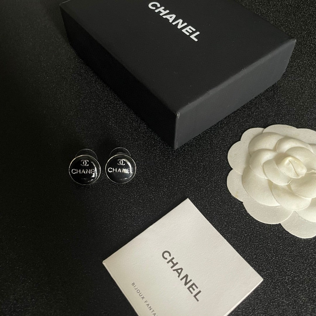 Double-C Emblem Stud Earrings in Polished Metal-Tone – Design 347 close-up detail
