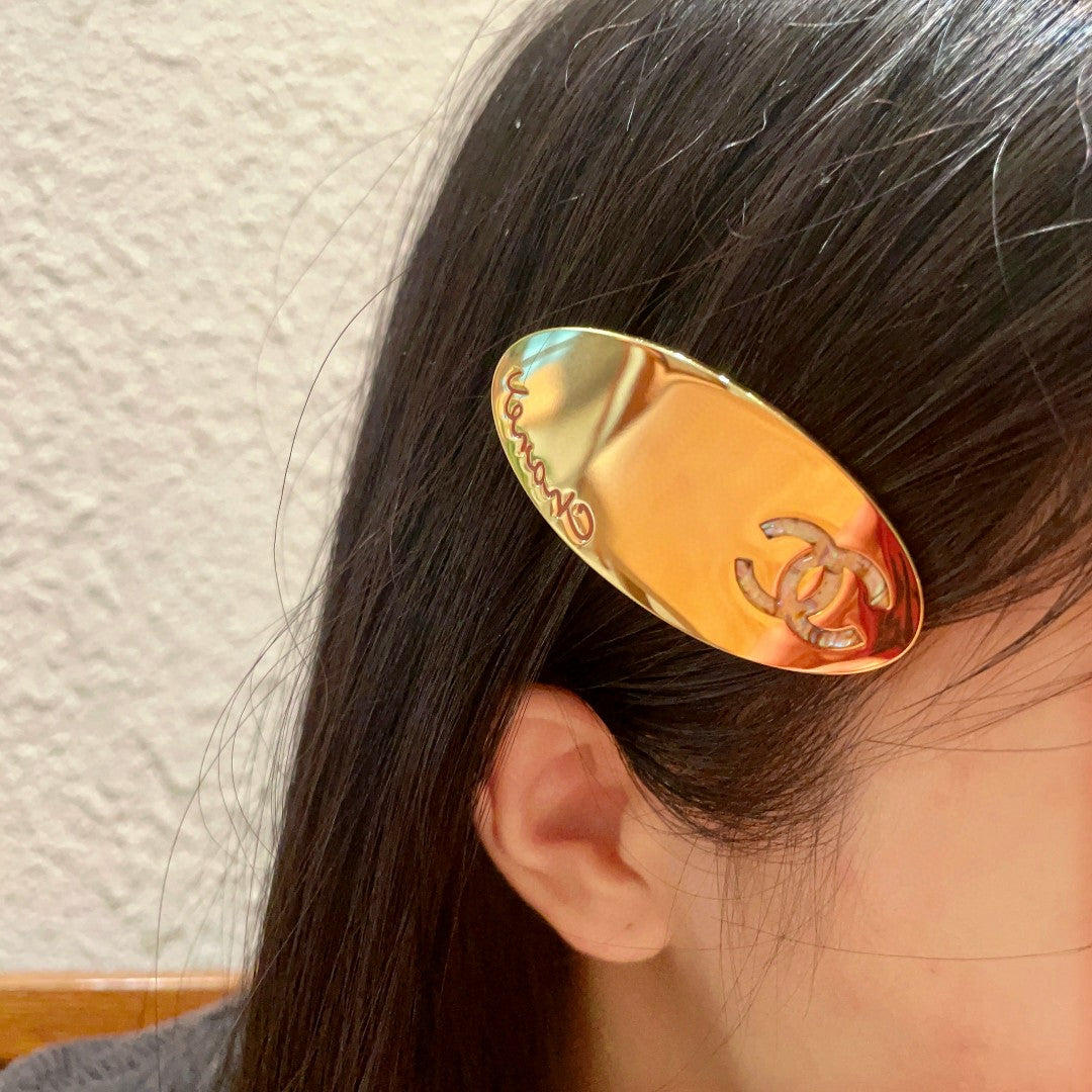 Double-C Emblem Hair Clip – Design 027 front product view