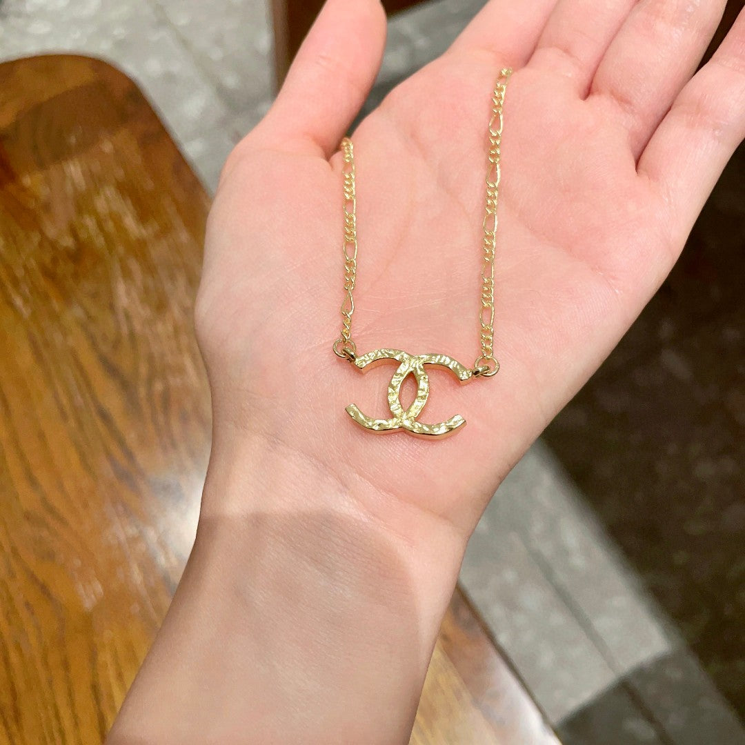 Double-C Emblem Pendant Necklace in Polished Metal-Tone – Design 051 side detail