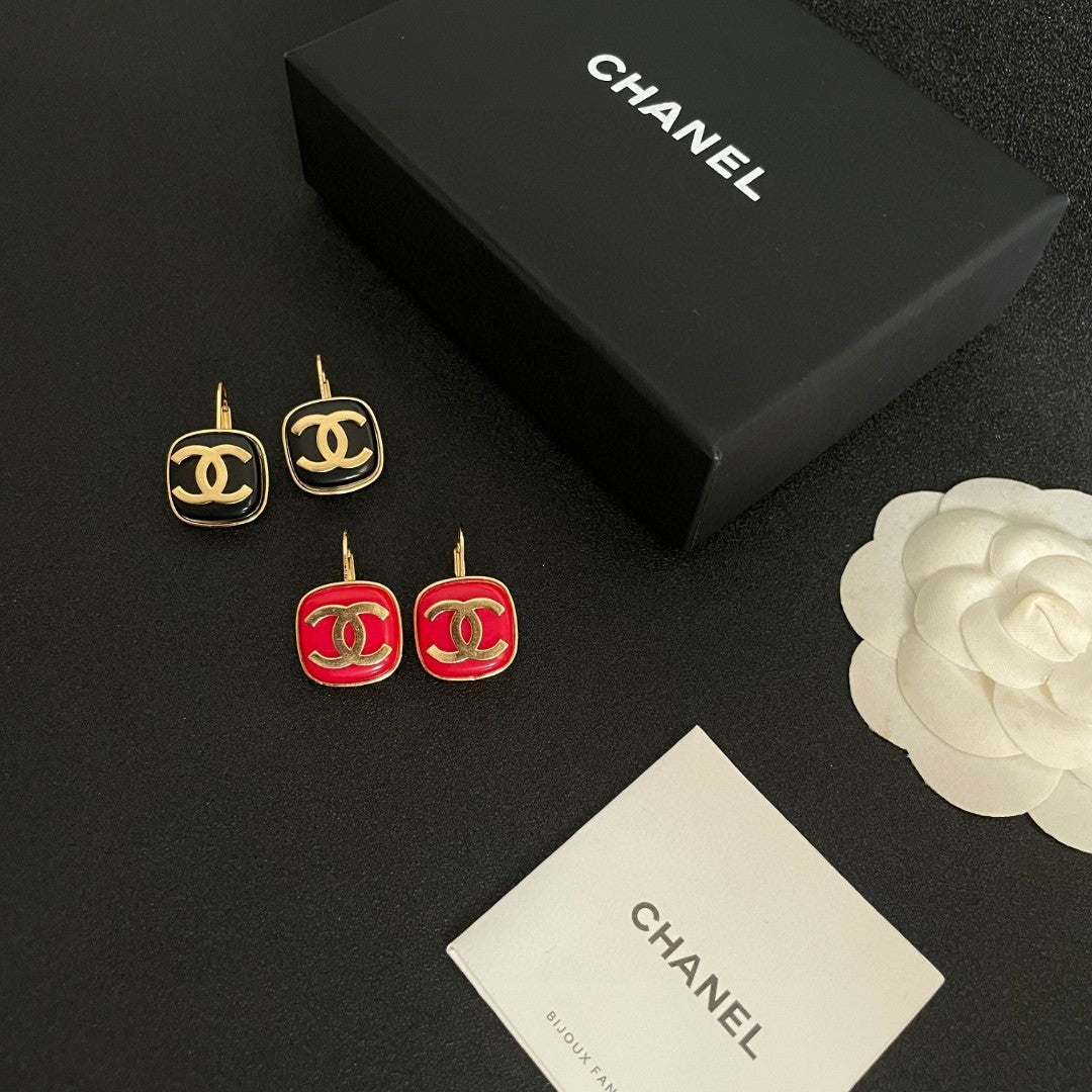 Double-C Emblem Statement Earrings in Polished Metal-Tone – Design 045 front product view