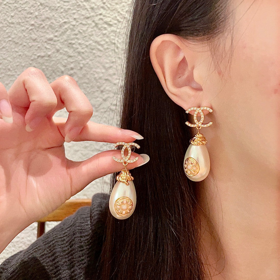 Double-C Emblem Pearl-Detail Statement Earrings – Pearl Detail – Design 023 main product view