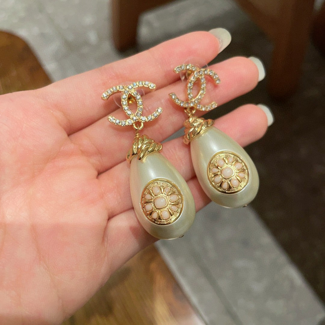 Double-C Emblem Pearl-Detail Statement Earrings – Pearl Detail – Design 023 side detail