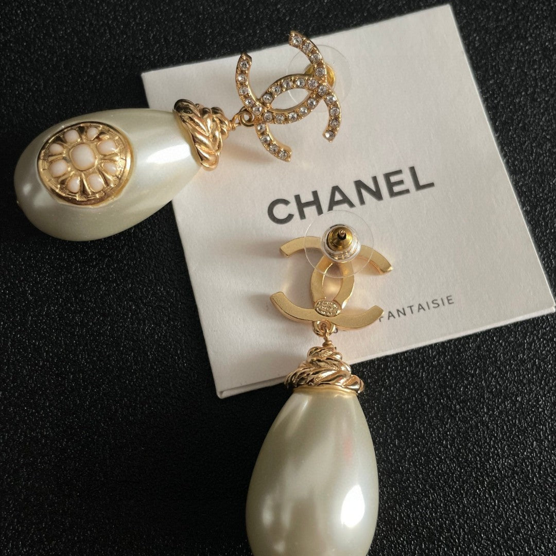 Double-C Emblem Pearl-Detail Statement Earrings – Pearl Detail – Design 023 main product view
