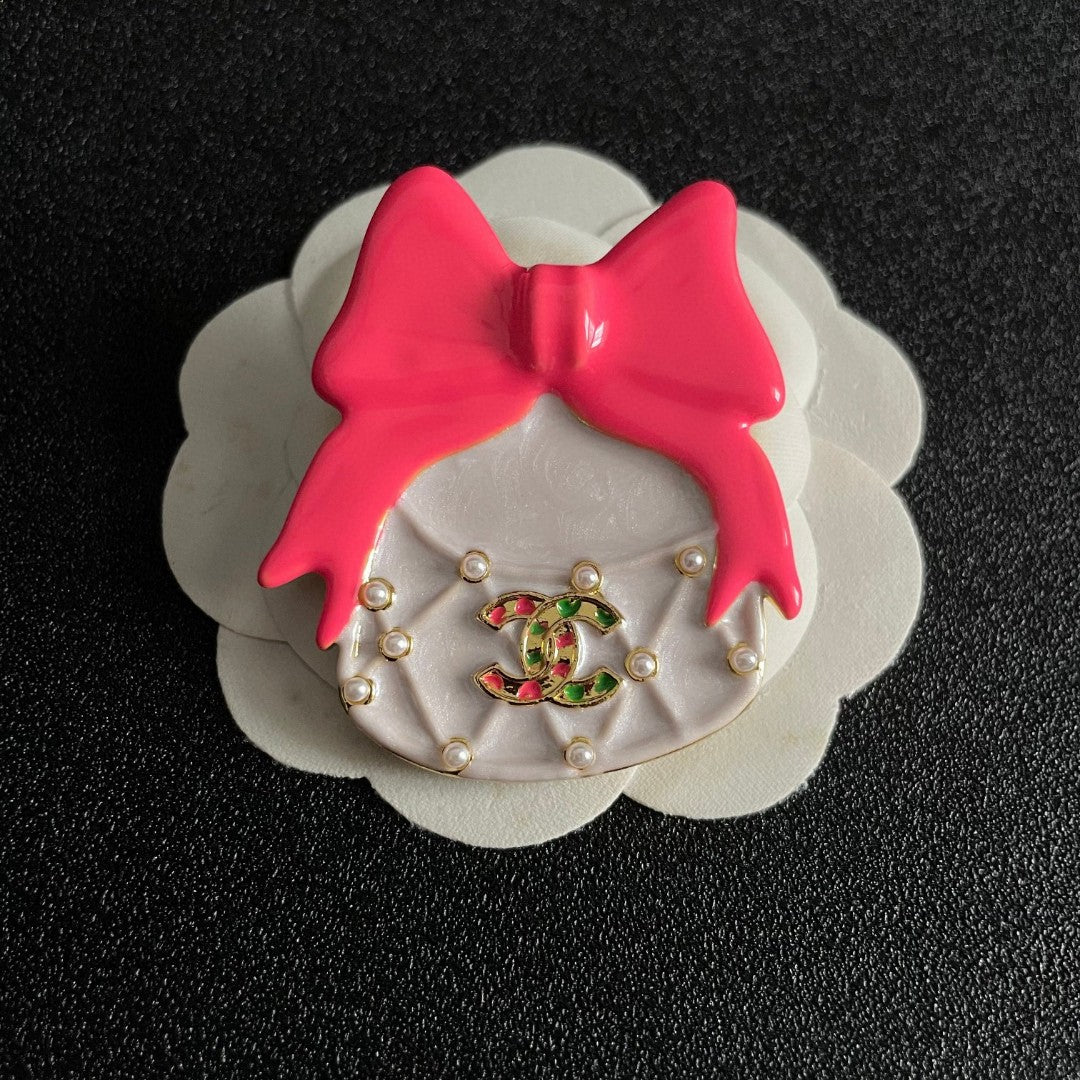 Double-C Emblem Brooch in Polished Metal-Tone – Design 047 front product view