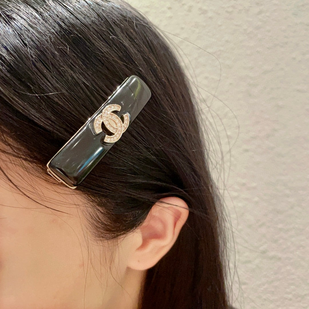 Double-C Emblem Hair Clip – Design 021 front product view