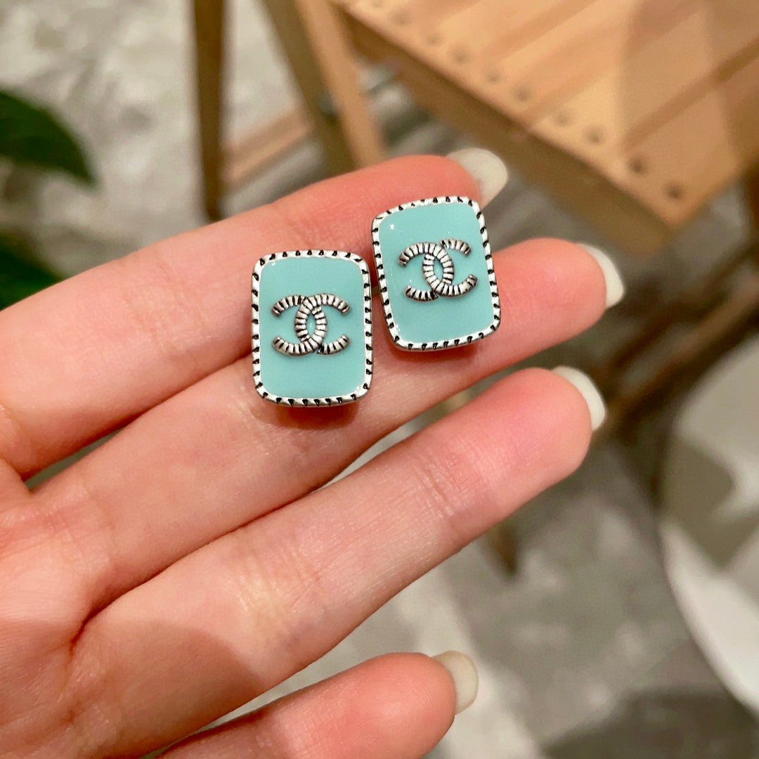 Double-C Emblem Stud Earrings in Polished Metal-Tone – Design 307 side detail