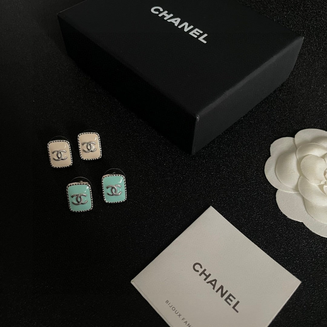Double-C Emblem Stud Earrings in Polished Metal-Tone – Design 308 side detail