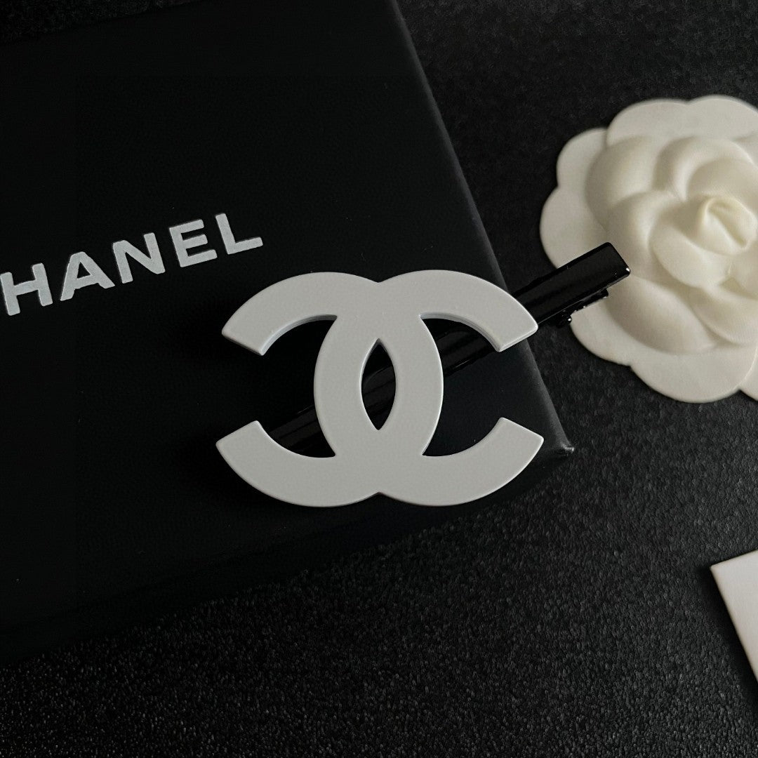 Double-C Emblem Hair Clip – Design 022 detail view