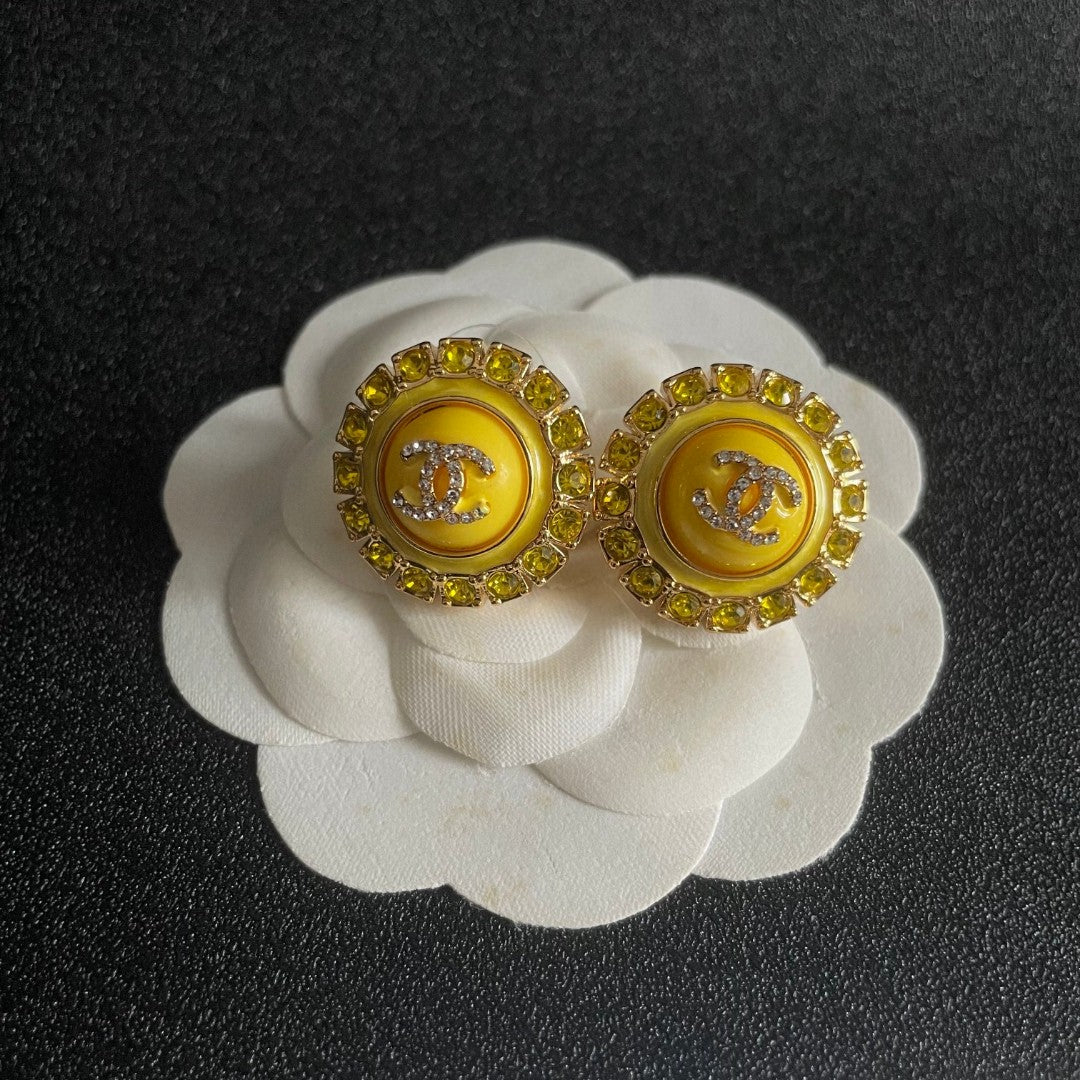 Double-C Emblem Pearl-Detail Stud Earrings – Pearl Detail – Design 017 detail view