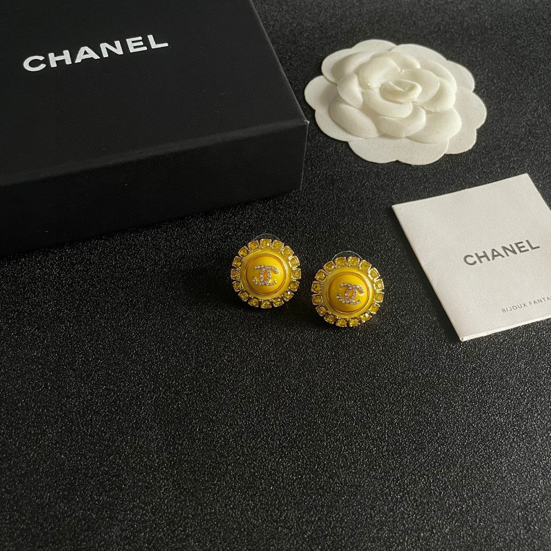 Double-C Emblem Pearl-Detail Stud Earrings – Pearl Detail – Design 017 main product view