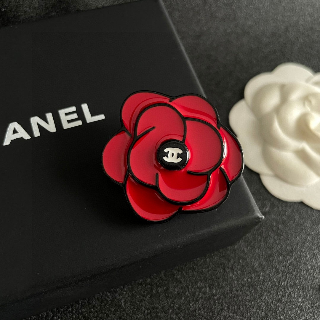 Camellia Brooch in Polished Metal-Tone – Camellia Detail – Design 004 detail view