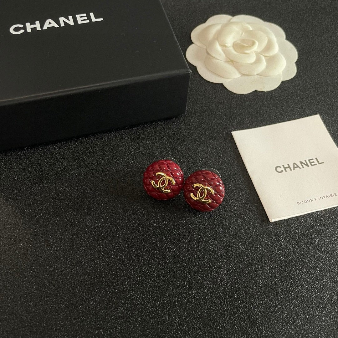 Double-C Emblem Stud Earrings in Polished Metal-Tone – Design 298 styled product view