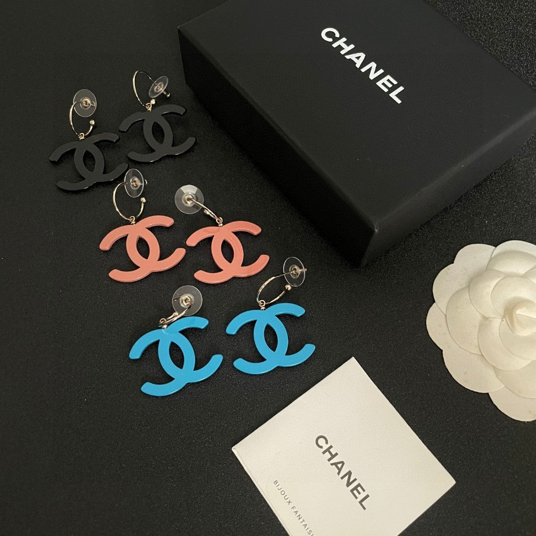 Double-C Emblem Statement Earrings in Polished Metal-Tone – Design 041 side detail
