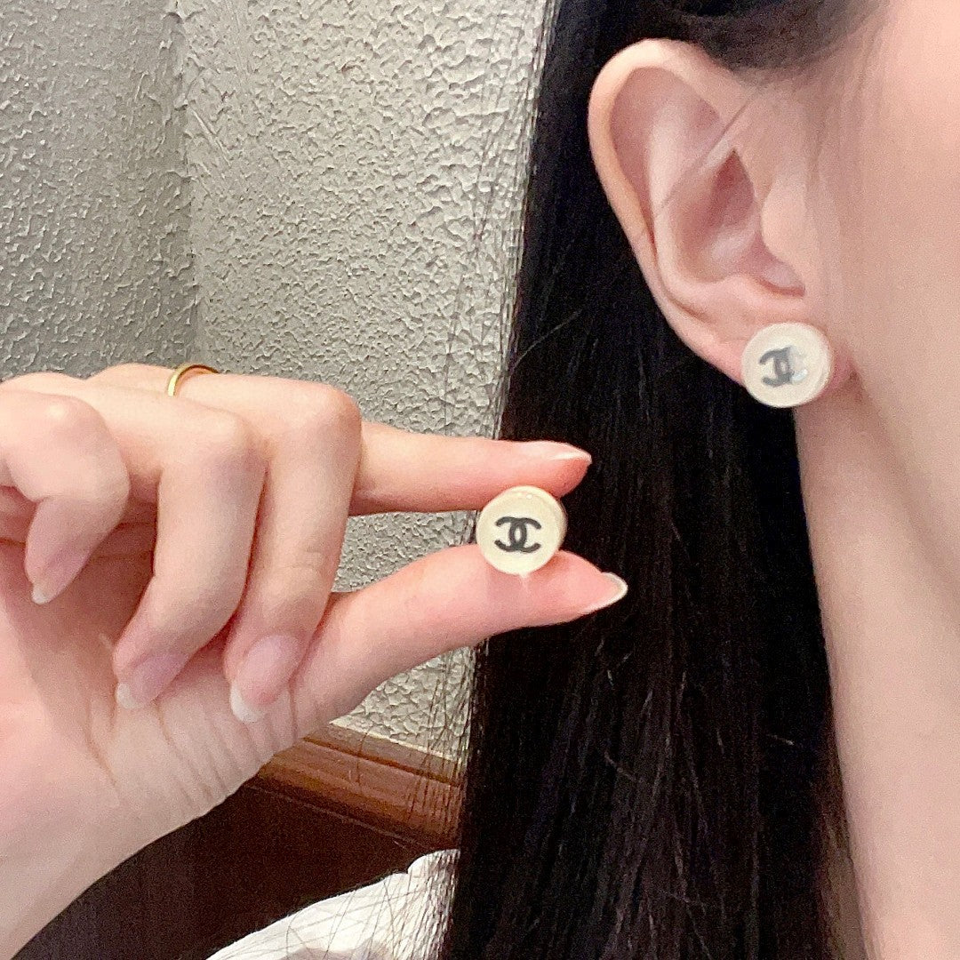 Double-C Emblem Stud Earrings in Polished Metal-Tone – Design 297 main product view