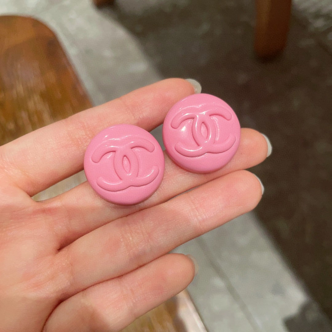 Double-C Emblem Stud Earrings in Polished Metal-Tone – Pink Detail side detail