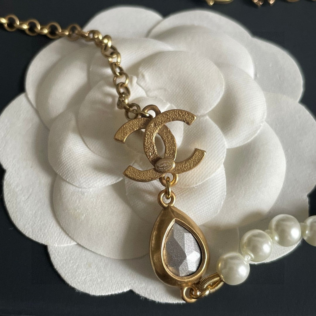 Double-C Emblem Pearl-Detail Pendant Necklace – Pearl Detail – Design 060 detail view
