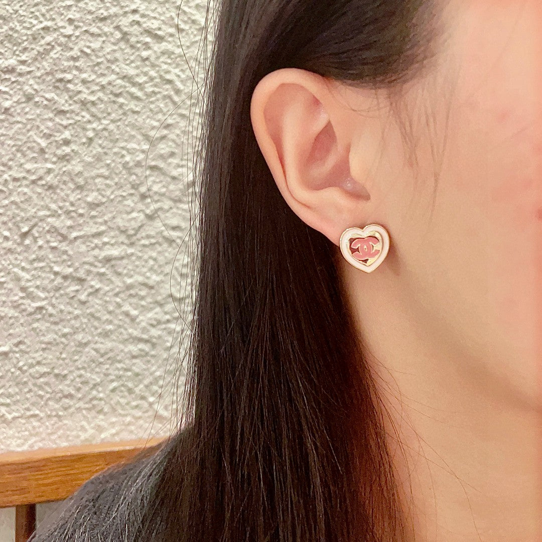 Double-C Emblem Stud Earrings in Polished Metal-Tone – Heart Detail – Design 005 detail view