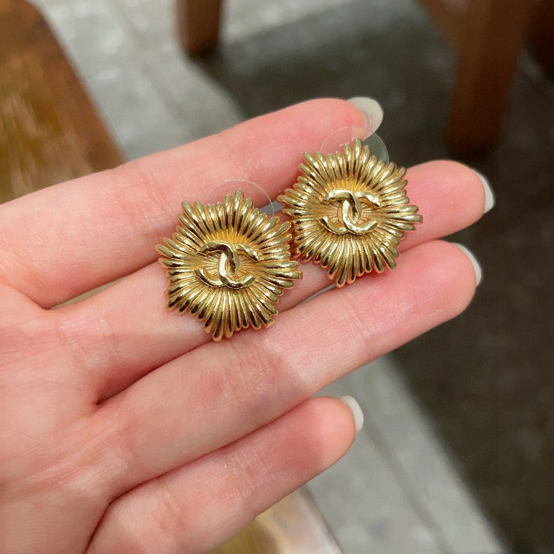 Double-C Emblem Stud Earrings in Polished Metal-Tone – Design 223 side detail
