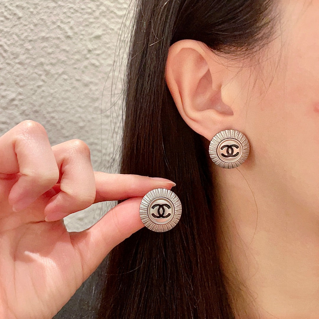 Double-C Emblem Stud Earrings in Polished Metal-Tone – Design 196 main product view