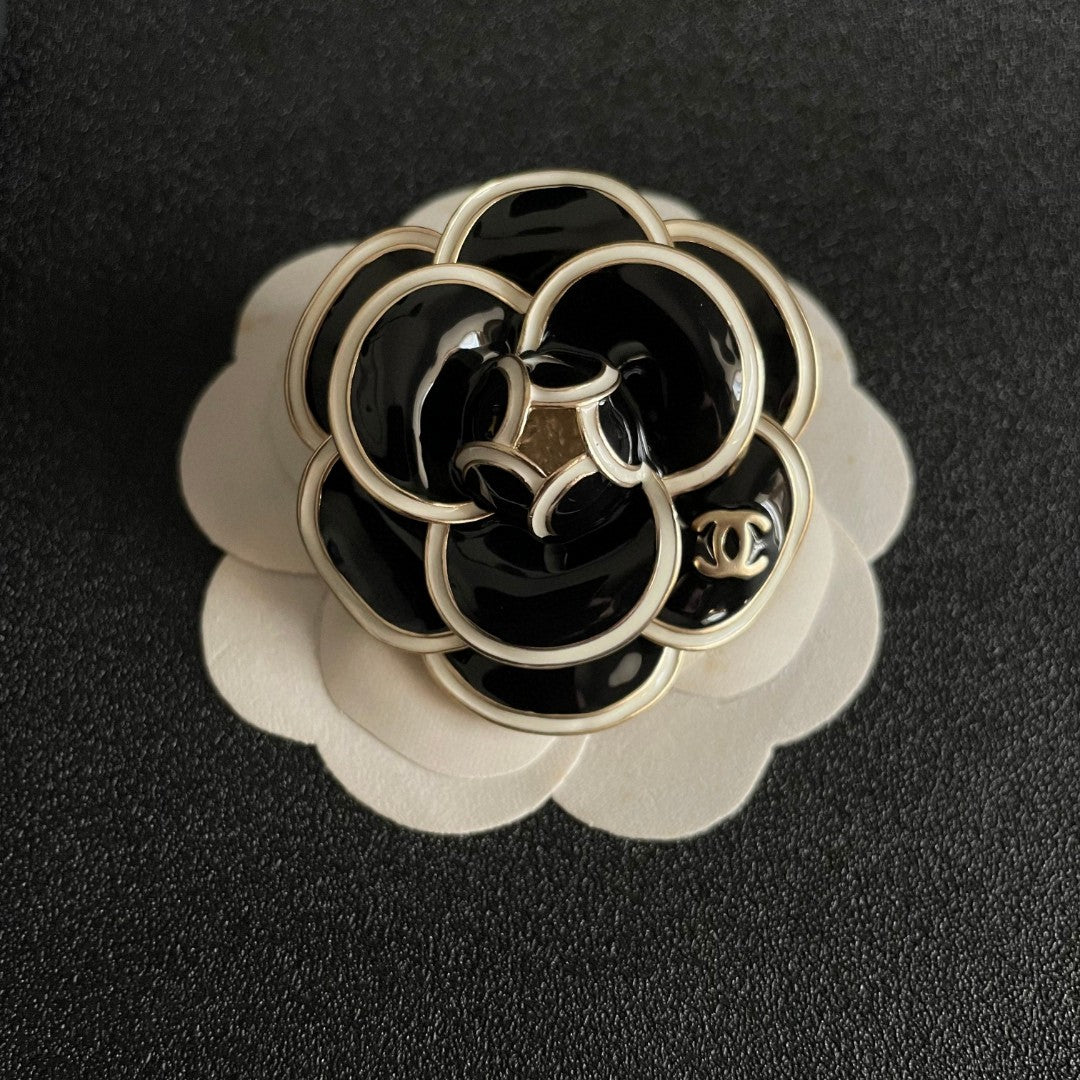 Camellia Brooch in Polished Metal-Tone – Camellia Detail detail view