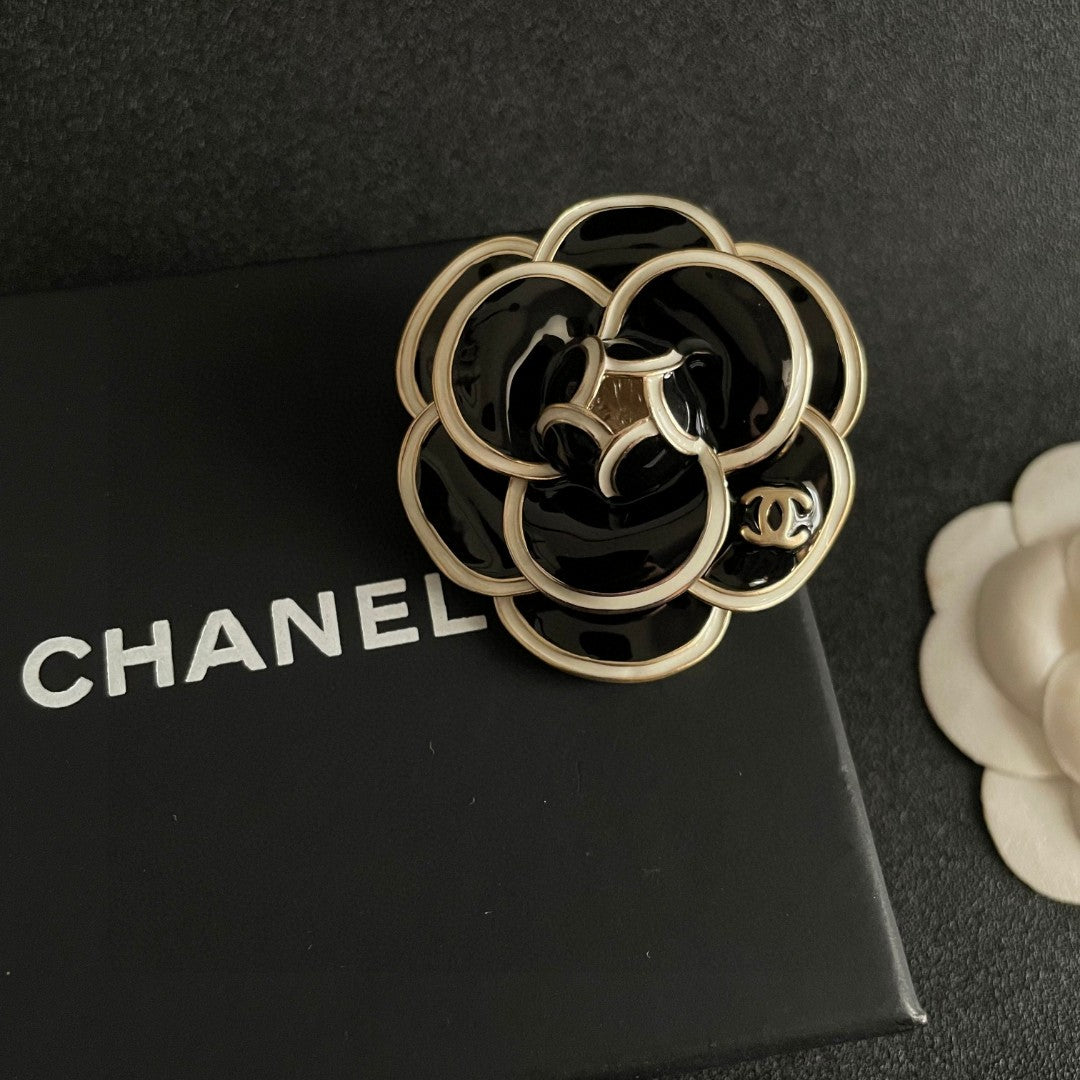 Camellia Brooch in Polished Metal-Tone – Camellia Detail side detail